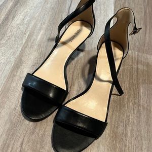 Women’s black 2 inch sandal with adjustable ankle strap